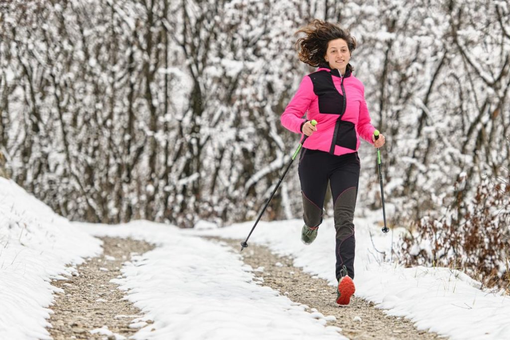 Morgens trainieren: Vor- und Nachteile des Winter-Workouts am Morgen